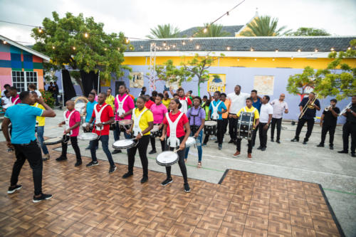 Musical Seminar Hóben Òn!_drama i brassband ku algun partisipante di Hóben Òn! 1e edishon